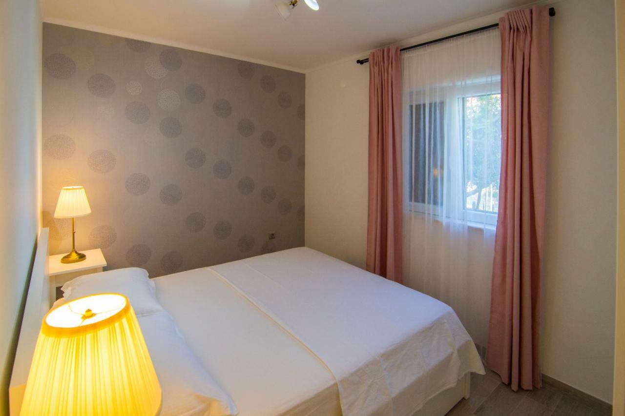 Apartments Pina Μπολ Εξωτερικό φωτογραφία