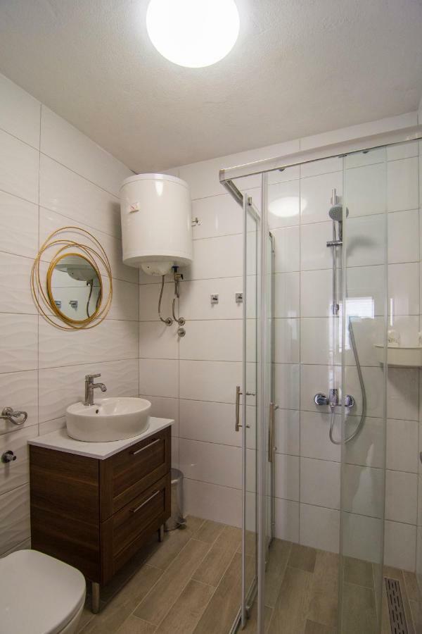 Apartments Pina Μπολ Εξωτερικό φωτογραφία