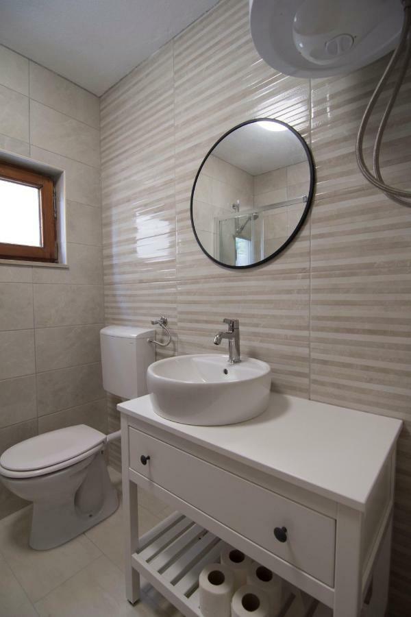 Apartments Pina Μπολ Εξωτερικό φωτογραφία