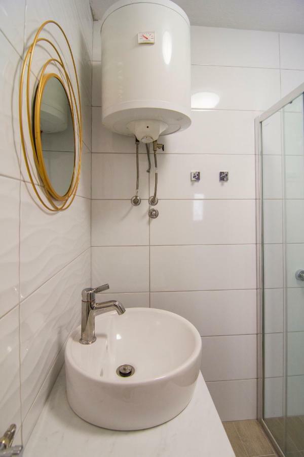 Apartments Pina Μπολ Εξωτερικό φωτογραφία