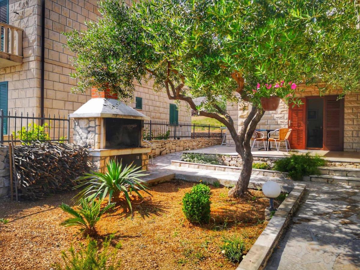 Apartments Pina Μπολ Εξωτερικό φωτογραφία